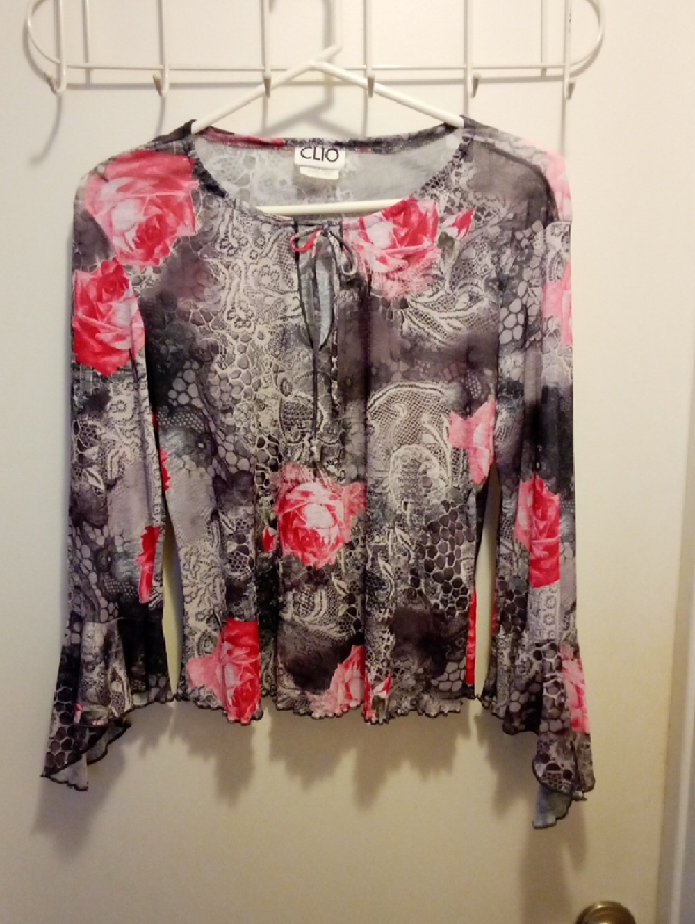 Clio Floral Tie-Front Long Sleeve Blouse - Gray & Pink
